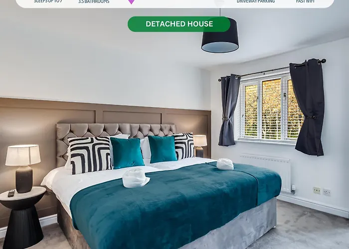 Stylish Detached House - Close To City Centre - Sleeps Up To 7 - Driveway Parking, Self Check-In, Study Room, Fast Wifi And Sky Tv By Yoko Property